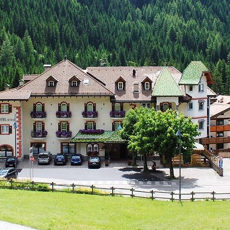 Albergo Bernard Canazei Exterior photo