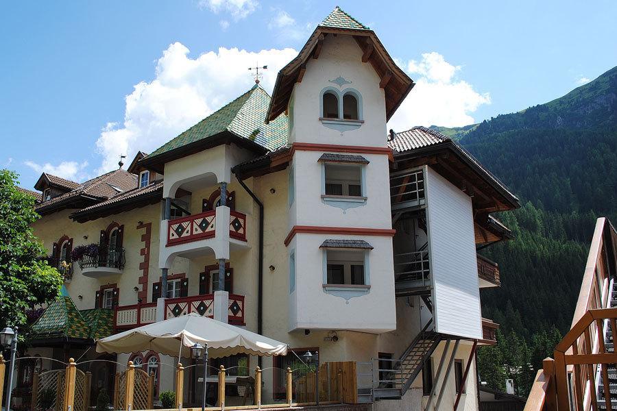 Albergo Bernard Canazei Exterior photo